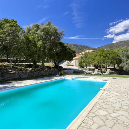 Charmante 4 Etoiles Avec Piscine *
