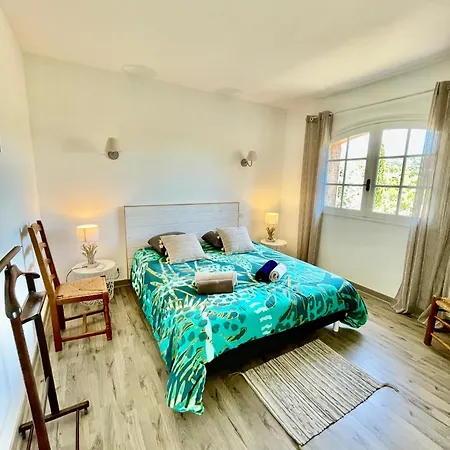 Charmante 4 Etoiles Avec Piscine
